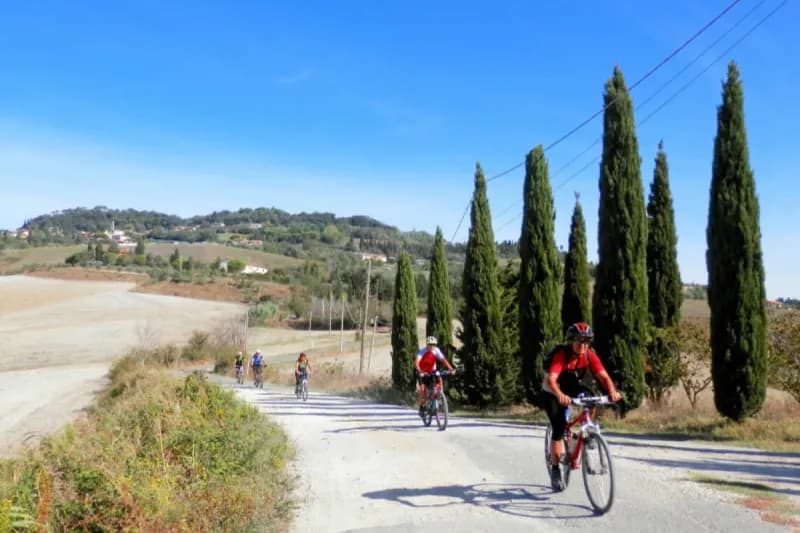 Viaggio nella Tuscia: Sulle Orme dei Papi, degli Etruschi e del Tufo